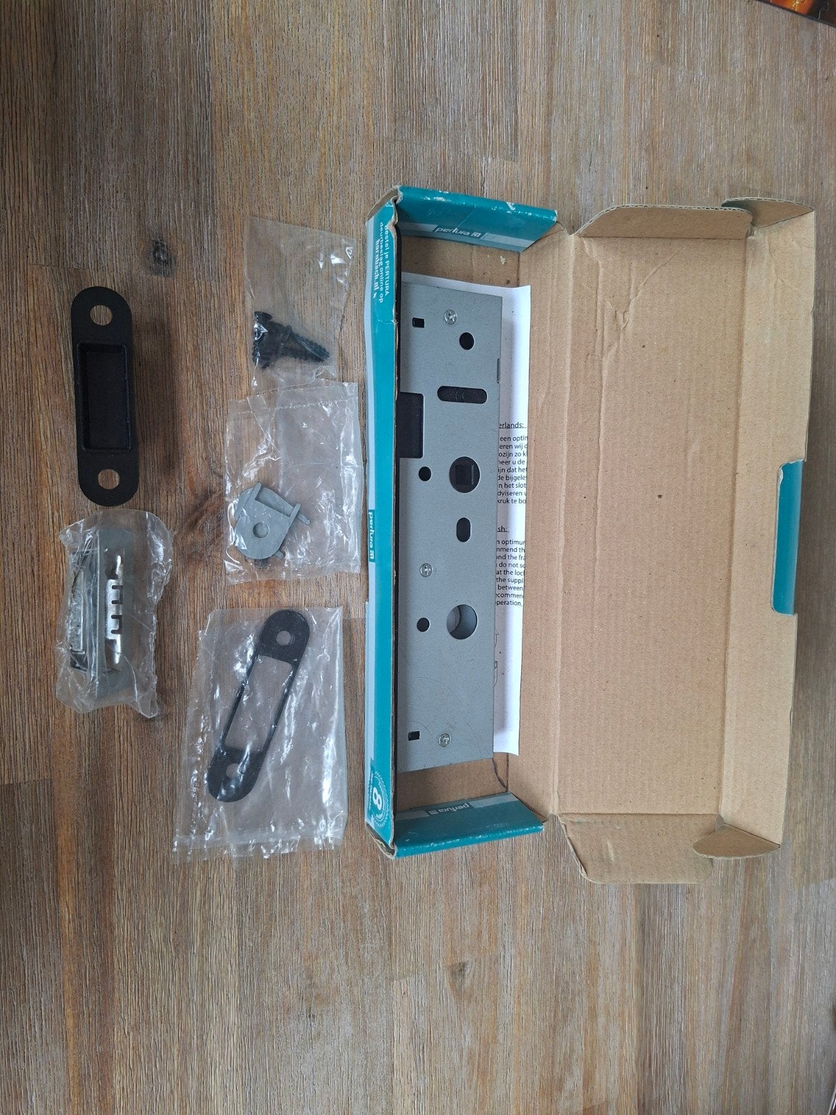 Nieuw! Pertura deurbeslag set loopslot, Ophalen of Verzenden, Nieuw, Overige materialen, Slot