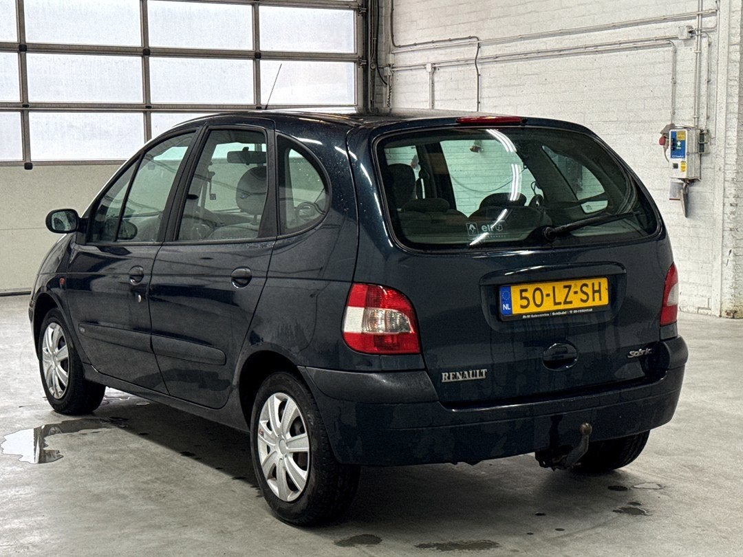 Renault Scénic 1.6-16V | Nieuwe APK | Airco | Trekhaak, Auto's, Gebruikt, 1225 kg, 4 cilinders, Origineel Nederlands