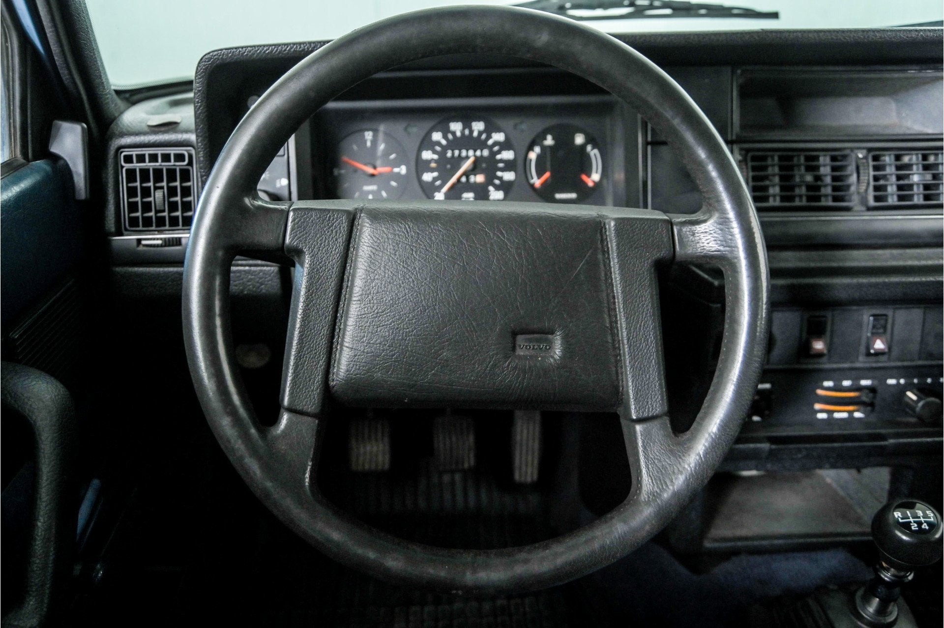 Volvo 245 2.3 met vijfbak (bj 1980), foto 8