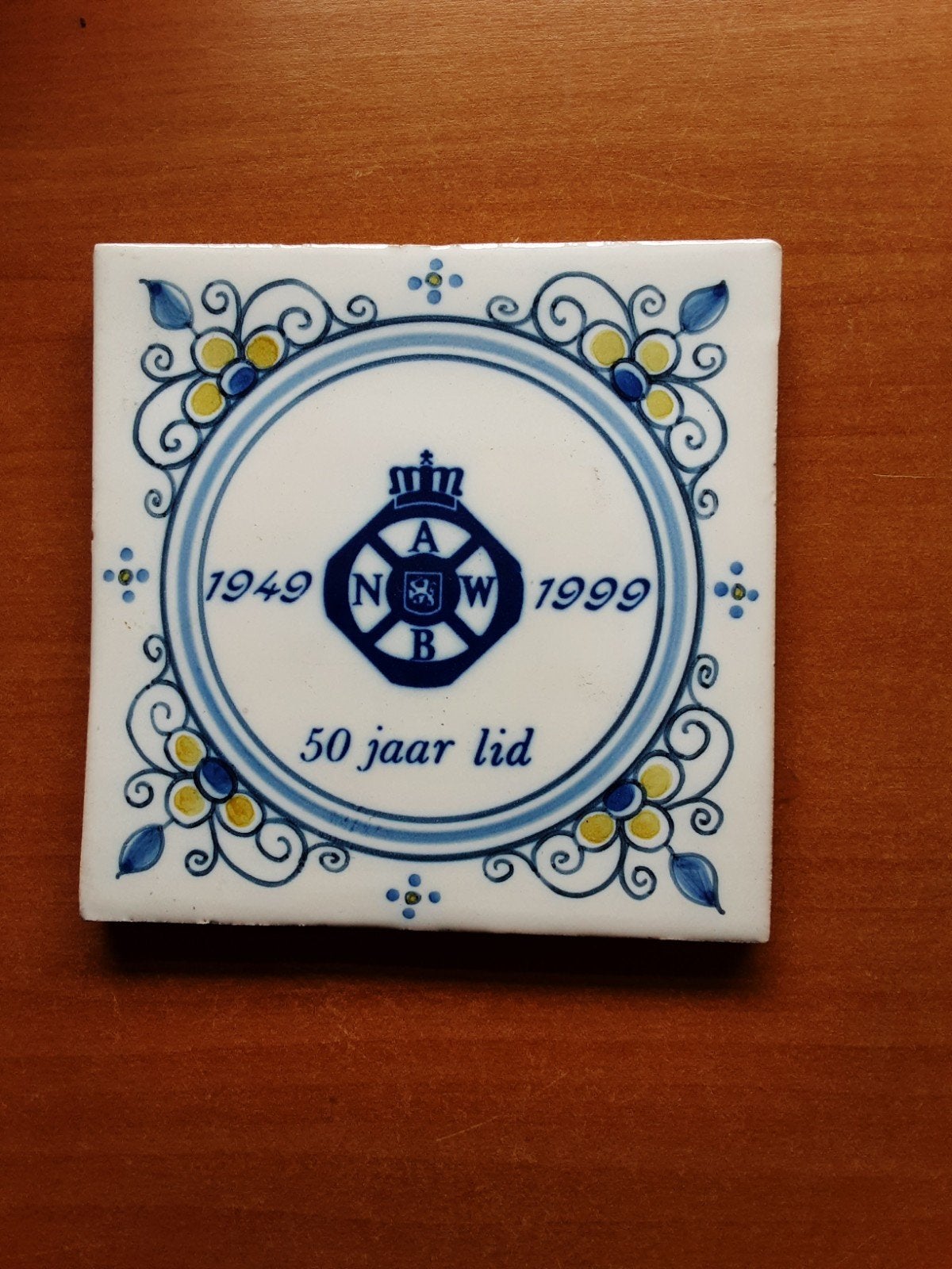 Delfts Blauw Tegeltje ANWB 50 Jaar Lid 1949-1999, Antiek en Kunst, Antiek | Wandborden en Tegels, Ophalen of Verzenden