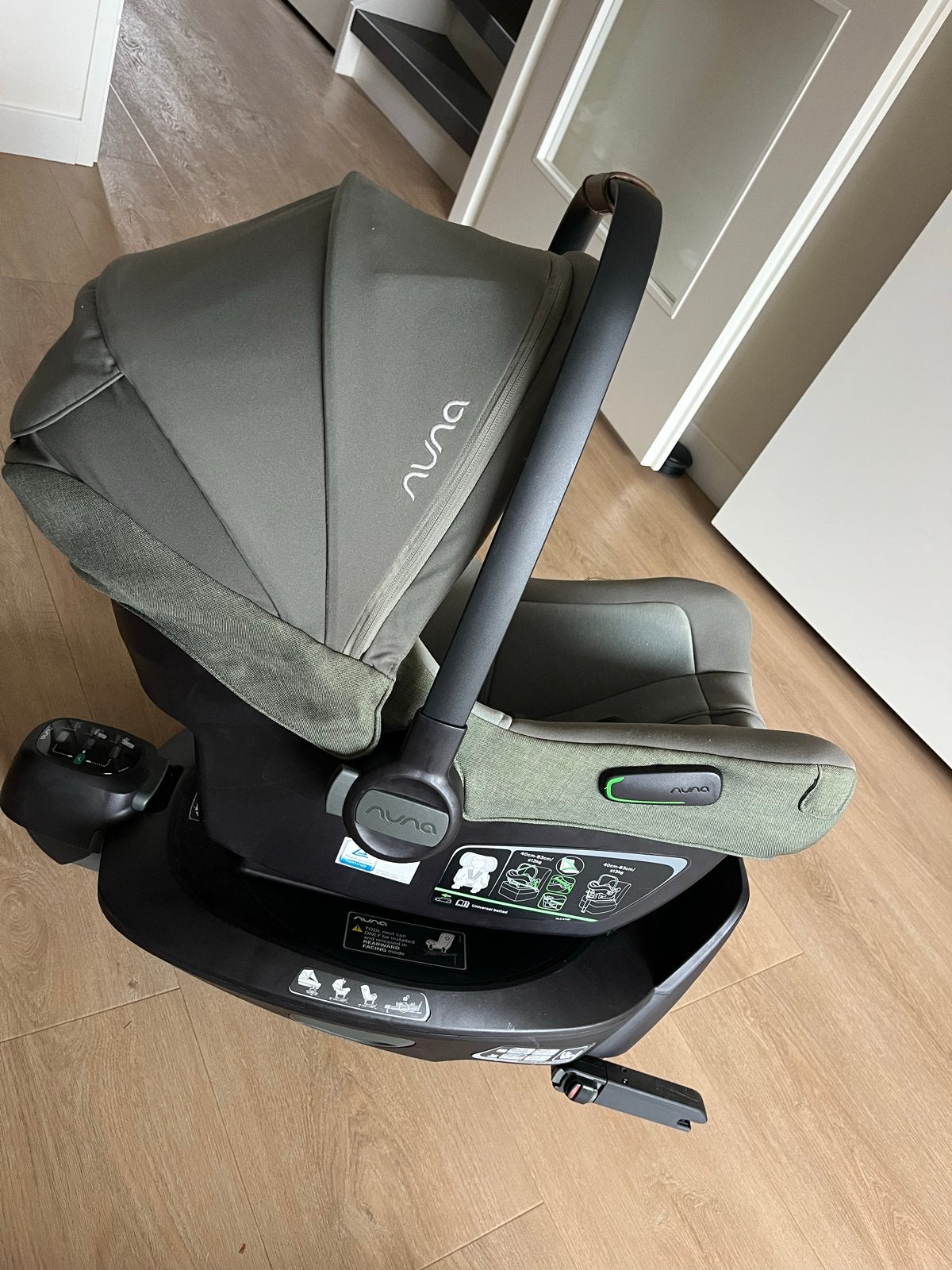 Nuna Pipa Next autostoel met Isofix base, Kinderen en Baby's, Verstelbare rugleuning, Zo goed als nieuw, Isofix, 0 t/m 13 kg