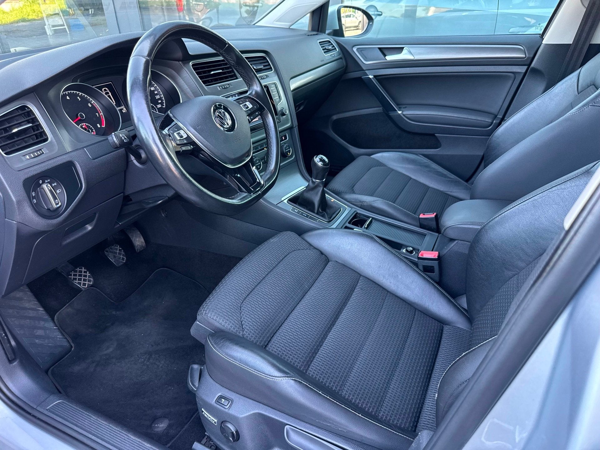 Volkswagen GOLF 1.4 TSI Highline, Euro 5, Parkeersensor, Gebruikt, Zwart