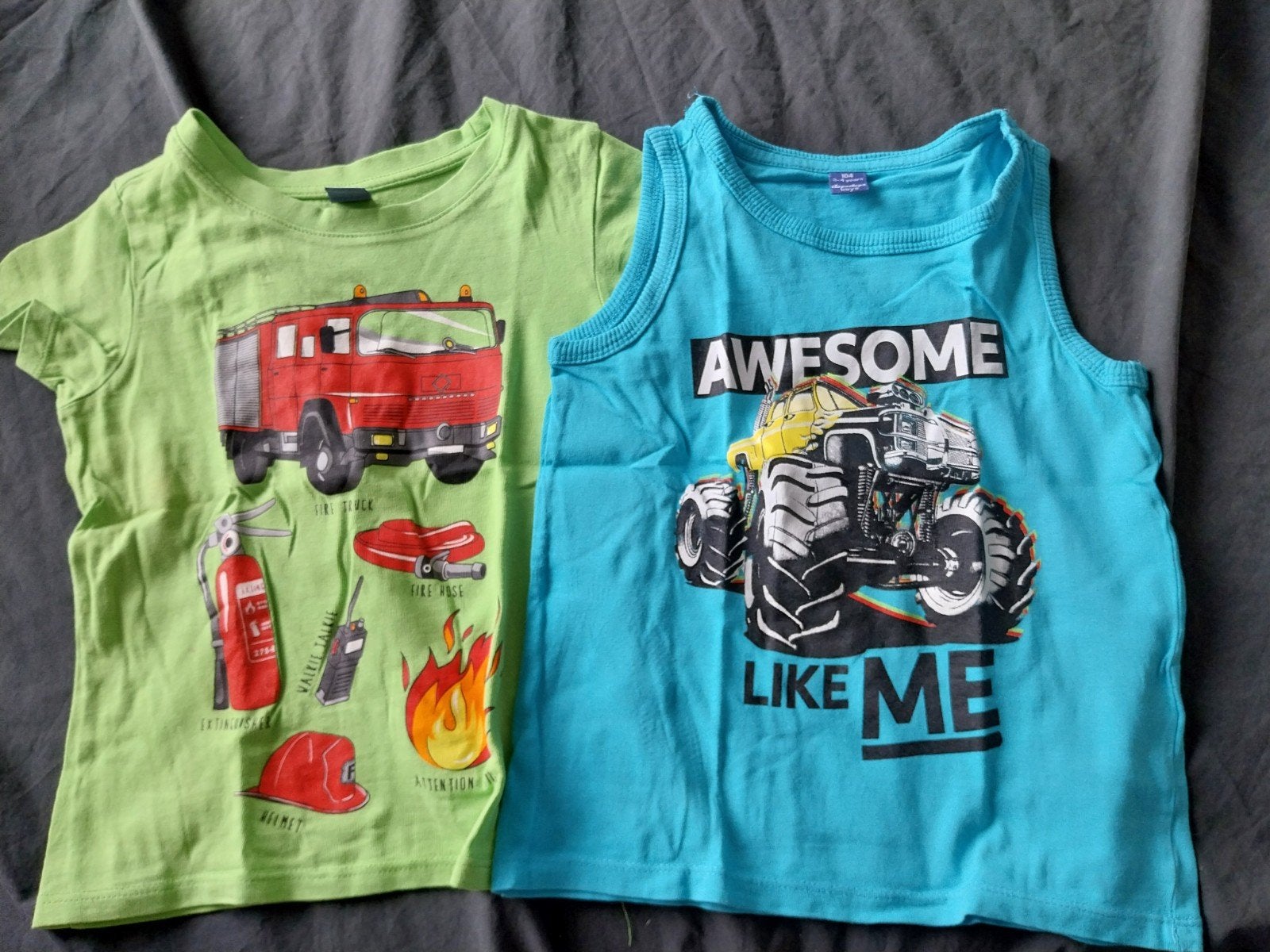 2 T-shirts voor jongens: brandweer en monstertruck, Gebruikt, Ophalen of Verzenden, Dopodopo, Shirt of Longsleeve