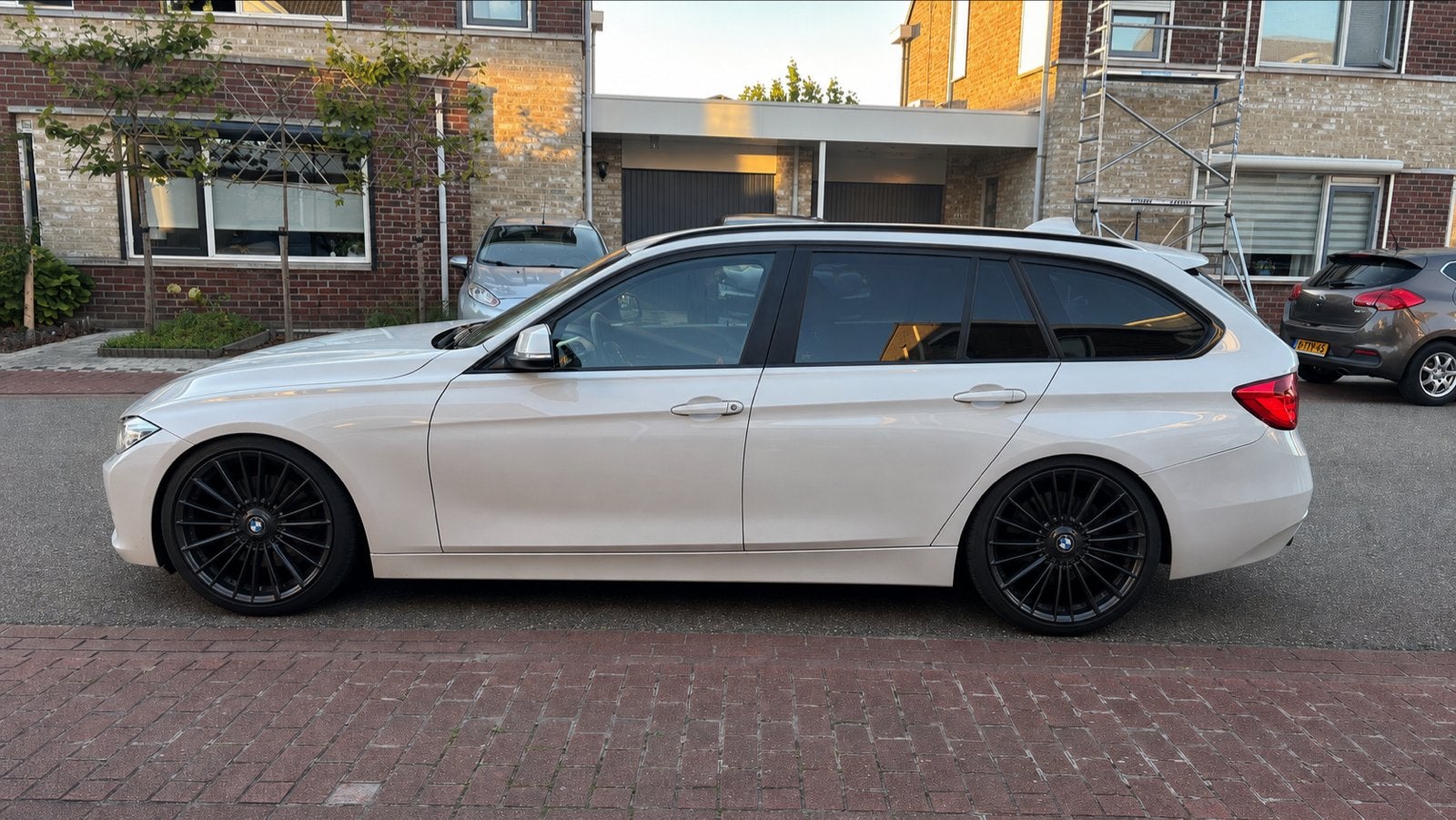 BMW 3-Serie 2.0 320I Touring AUT 2014 Wit, Auto's, Achterwielaandrijving, 4 cilinders, Wit, Origineel Nederlands
