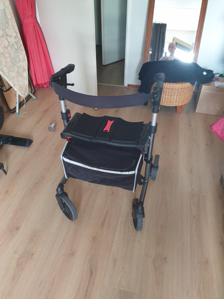 Luxe rollatorte koop, Diversen, Rollators, Ophalen of Verzenden, Zo goed als nieuw