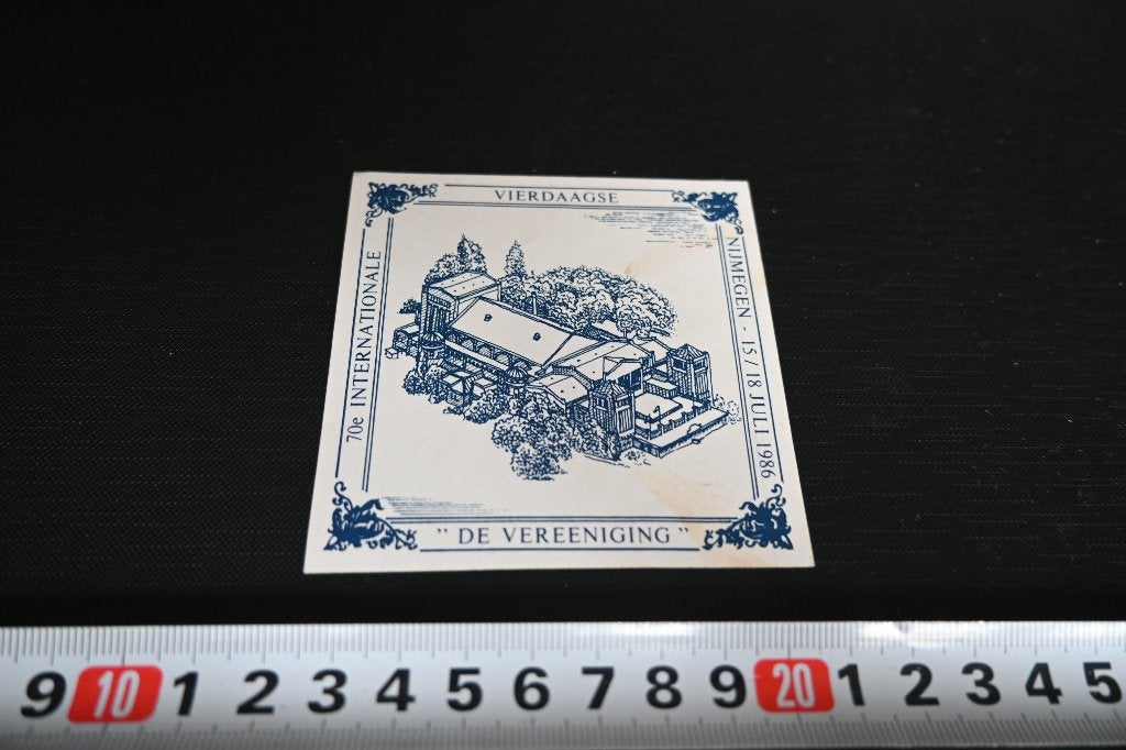 sticker nijmegen 1986 70e vierdaagse - de vereeniging, Ophalen, Zo goed als nieuw