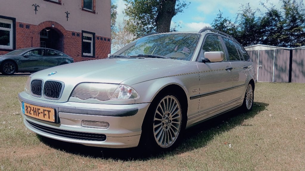 BMW 3-Serie 1.9 Itr 318i Touring Exe 2001 Grijs, Achterwielaandrijving, 4 cilinders, Handgeschakeld, 1895 cc