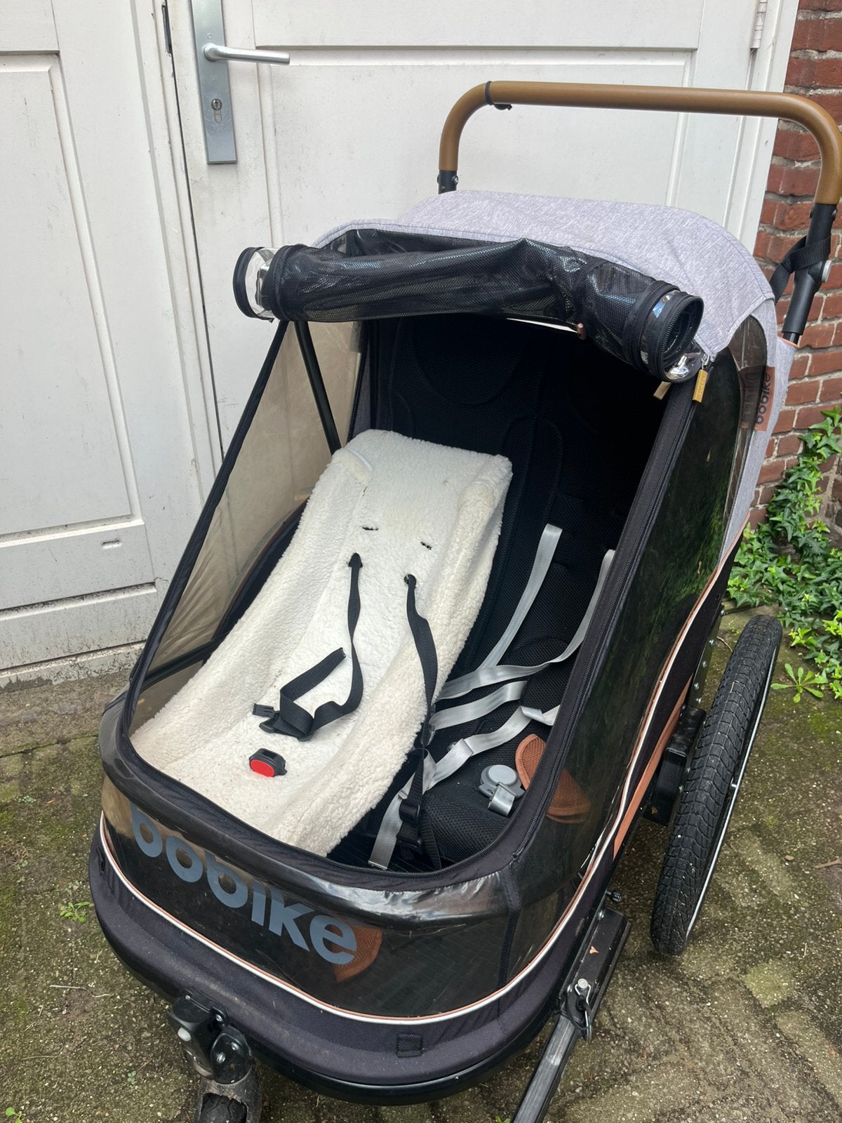 Fietskar BoBike 2 kinderen, Ophalen, Zo goed als nieuw, 2 kinderen