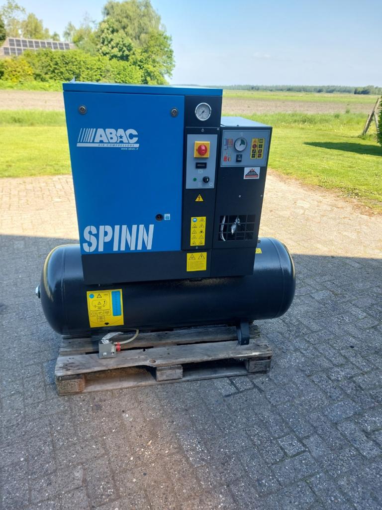Schroefcompressor merk  abac  spinn, Doe-het-zelf en Verbouw, Compressors, 100 liter of meer, Ophalen of Verzenden, Zo goed als nieuw