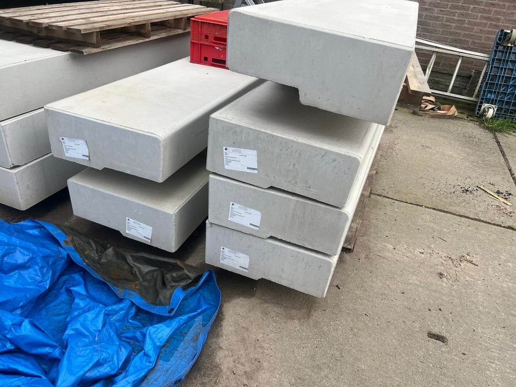 Betonnen traptreden, Ophalen, Zo goed als nieuw, Beton, Overige typen