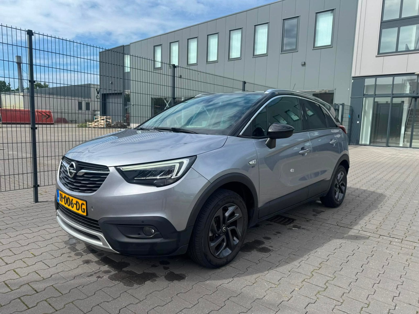 Opel Crossland X 1.2 Turbo 110pk  120 jaar edition, Auto's, Voorwielaandrijving, 1199 cc, Origineel Nederlands, Handgeschakeld