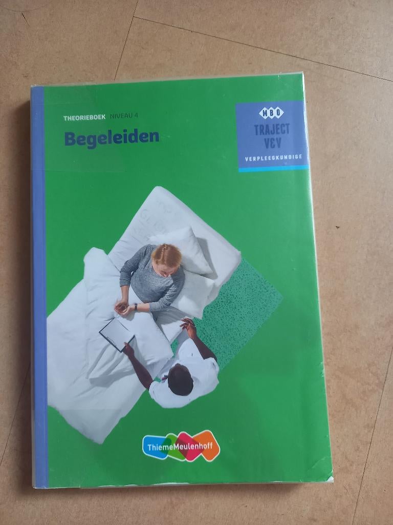Theorieboek Begeleiden niv. 4 isbn 9789006910339, ThiemeMeulenhoff, Ophalen of Verzenden, Zo goed als nieuw, MBO