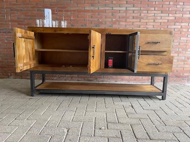 dressoir 180 cm breed mangohout.2 laden 2 deurs 1glas actie, Huis en Inrichting, Kasten | Ladekasten, Glas, 1 of 2 laden, 150 tot 200 cm