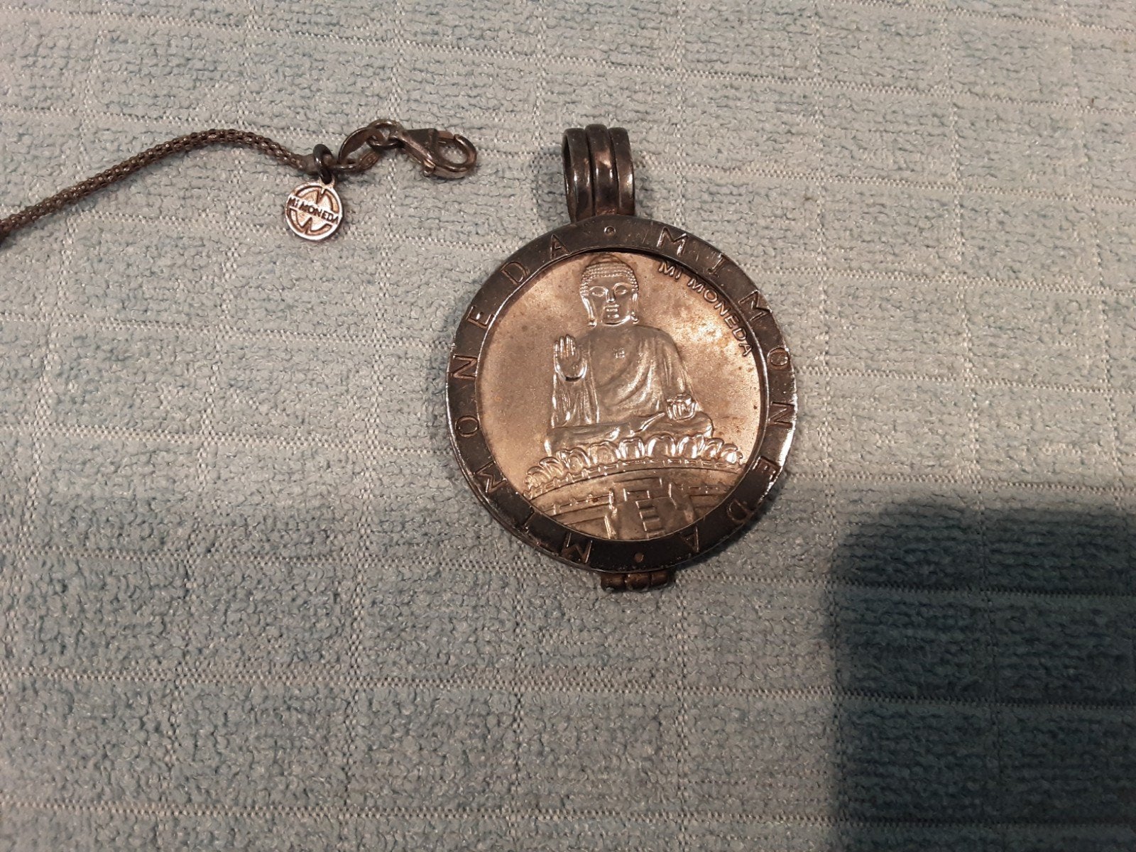 Mi Moneda Boeddha munt met originele ketting, Sieraden, Tassen en Uiterlijk, Ophalen, Gebruikt, Overige voorstellingen, Zilver