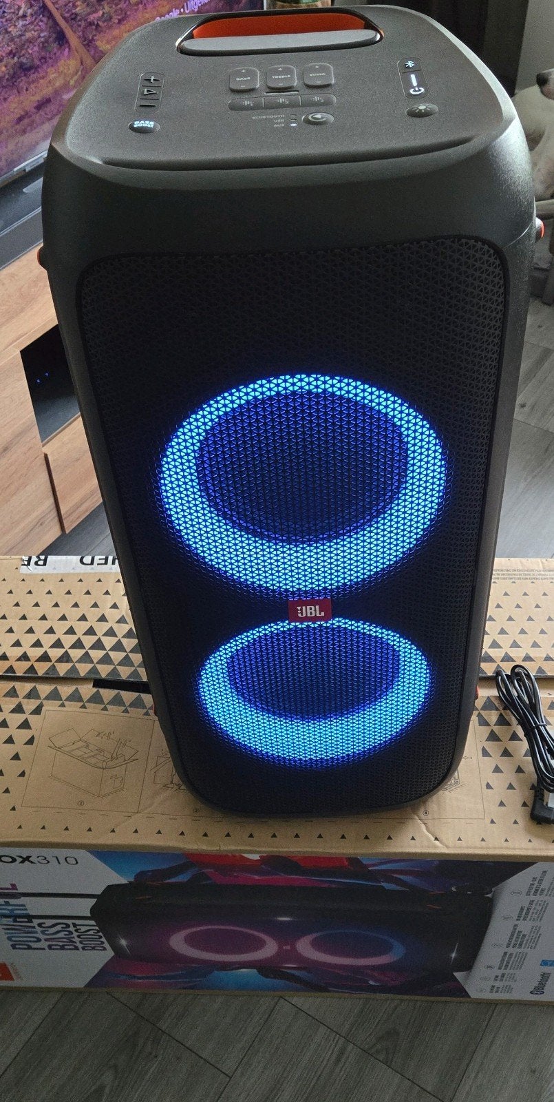Foto 3 van jbl partybox 310 2 maand oud met factuur en garantie, nieuw