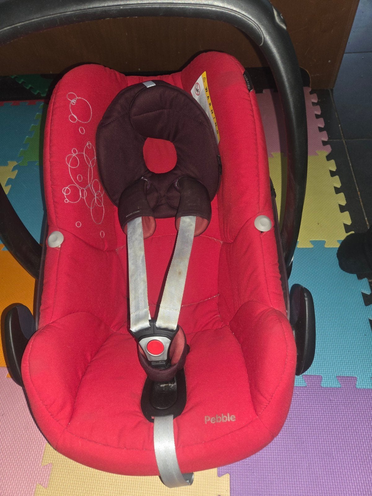 Maxi-Cosi Pebble autostoel met adapters voor bugaboo - Rood, Ophalen, 0 t/m 13 kg, Maxi-Cosi, Gebruikt