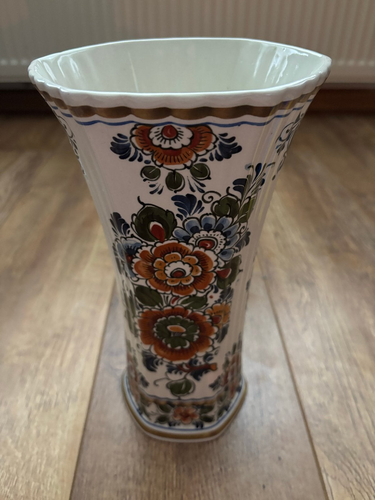 Vintage Flora Keramiek Trompetvaas - Delfts Polychroom, Antiek en Kunst, Ophalen of Verzenden