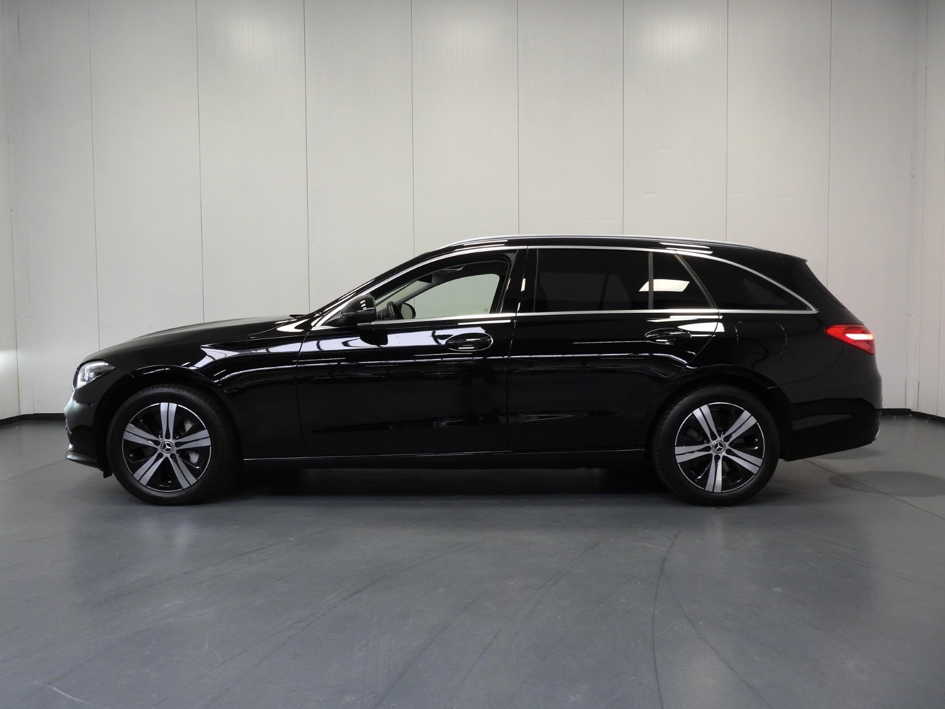 Mercedes-Benz C-Klasse Estate C300e Business Line NAVI/CAMER, Automaat, Achterwielaandrijving, 4 cilinders, Zwart