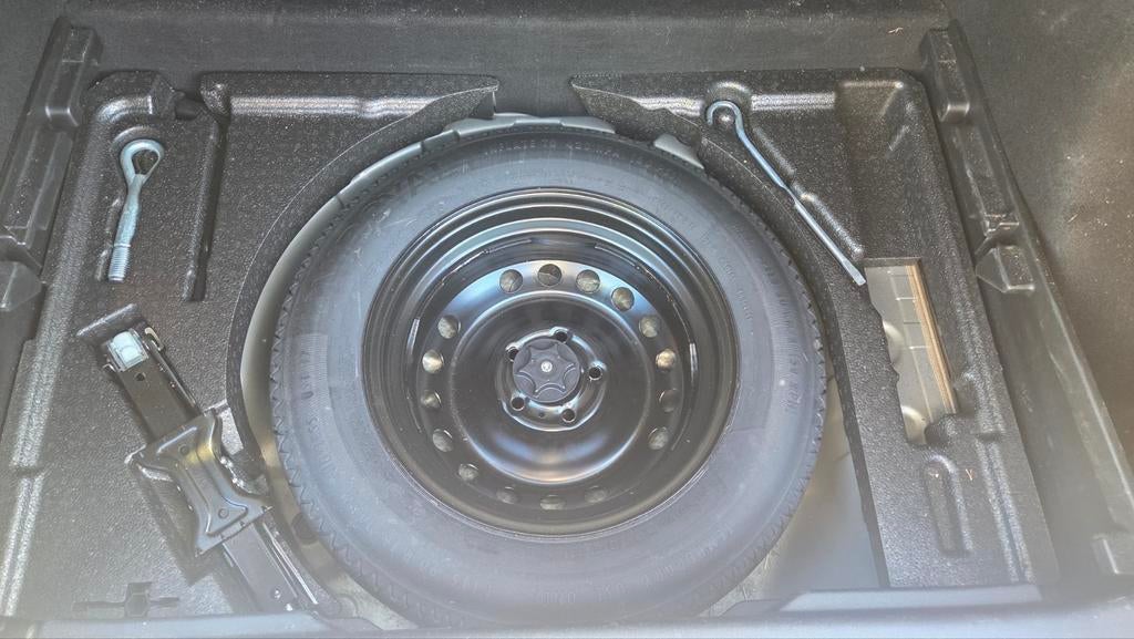 Reservewiel (thuiskomer) 145/90 R 16 incl krik en toebehoren, Ophalen