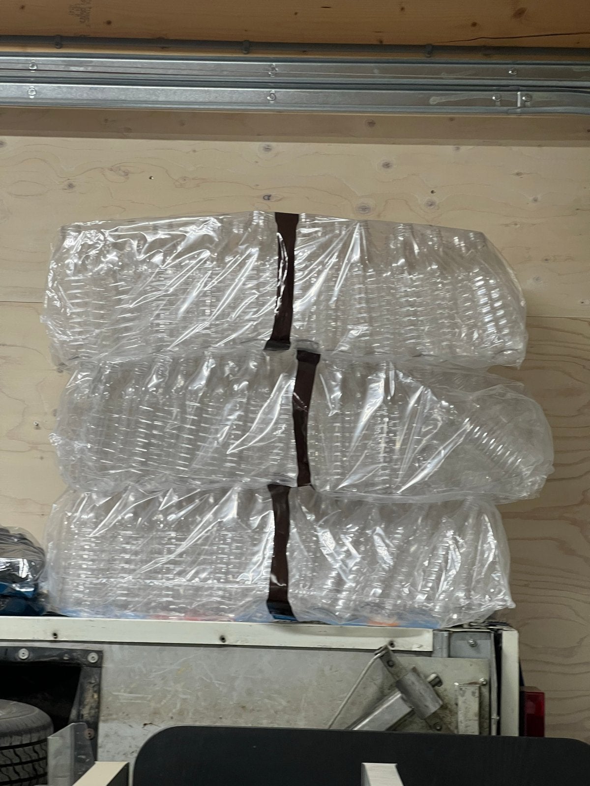 Nieuwe plastic literflessen incl dop (circa 200 stuks), Ophalen, Nieuw