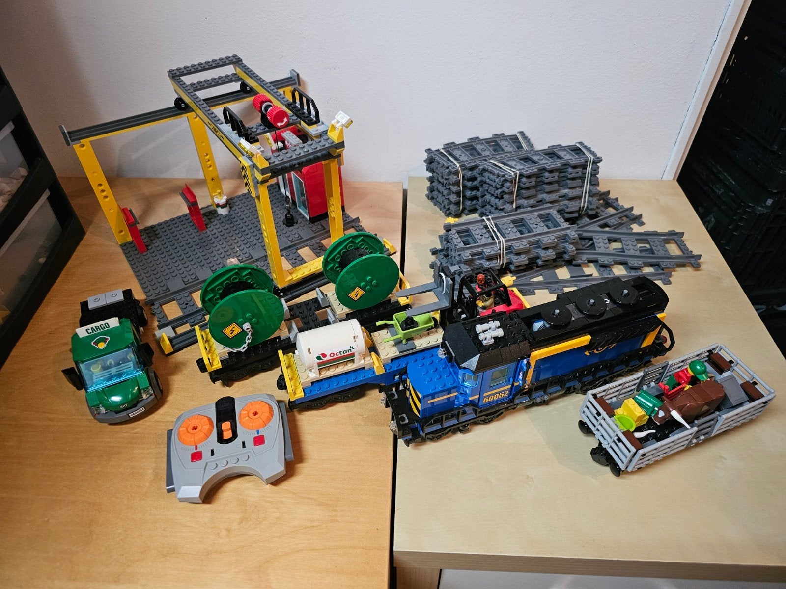 LEGO City Vrachttrein 60052 met afstandsbediening, Lego, Ophalen of Verzenden, Compleet, Complete set