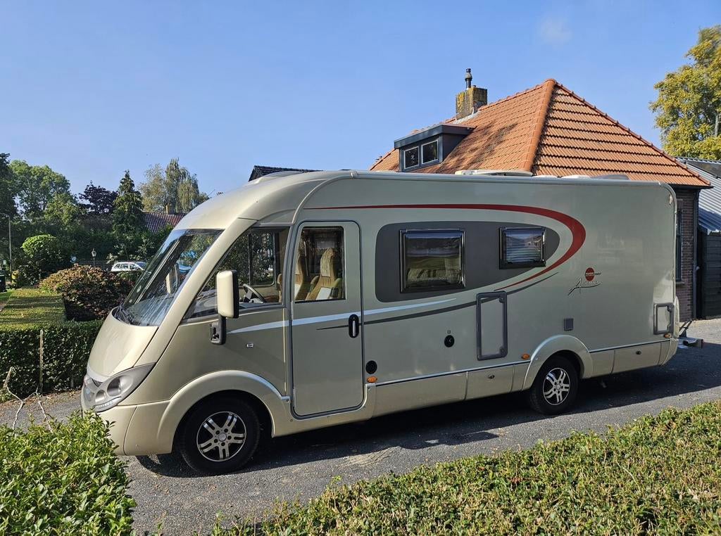 Burstner Aviano i684, 72.000km! ️, Caravans en Kamperen, Campers, Integraal, Luifel, Ringverwarming, Fiat