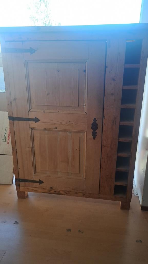 GRATIS Massief houten kast met wijnrek - Rustieke stijl, Ophalen, 25 tot 50 cm