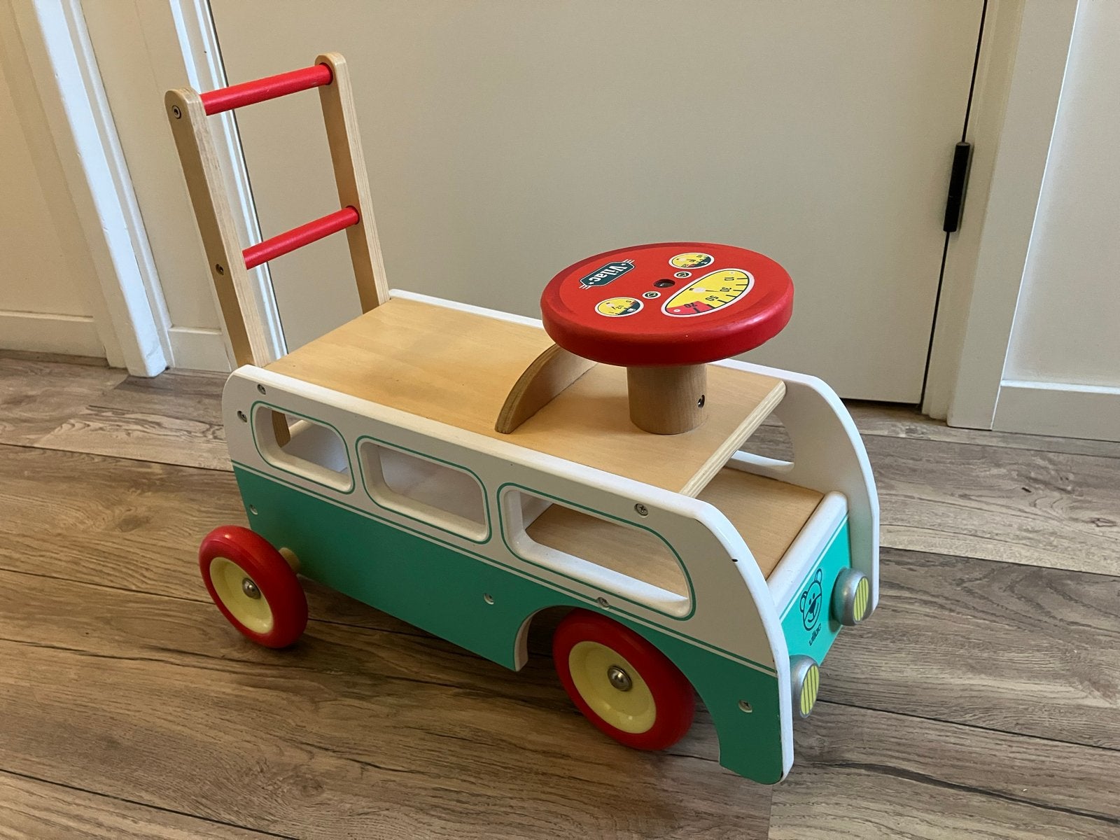Vilac Houten Loopwagen - Bus Design, Ophalen, Zo goed als nieuw, Rij- of Hobbelspeelgoed