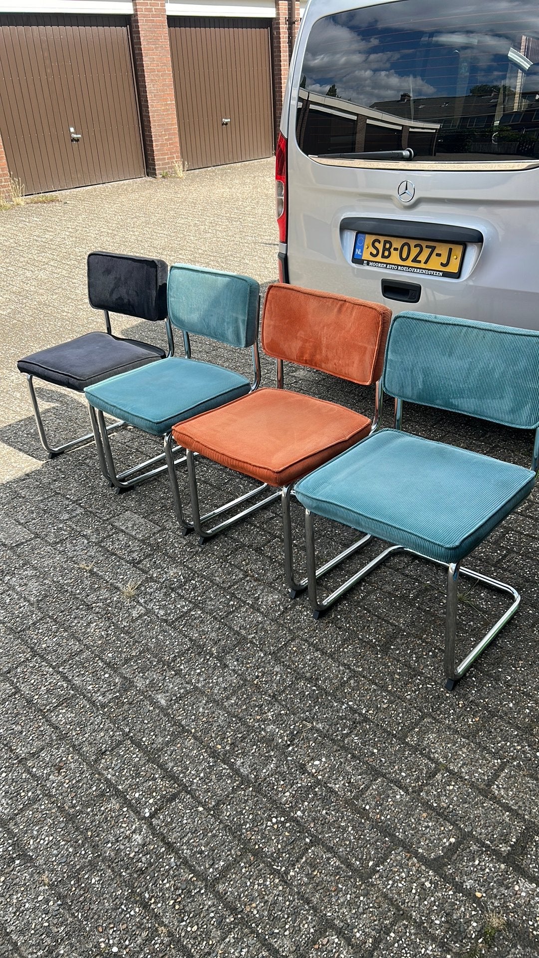 Eetkamerstoelen ribstof 4 stuks Lisomme Anne, Ophalen, Zo goed als nieuw, Wit, Vier
