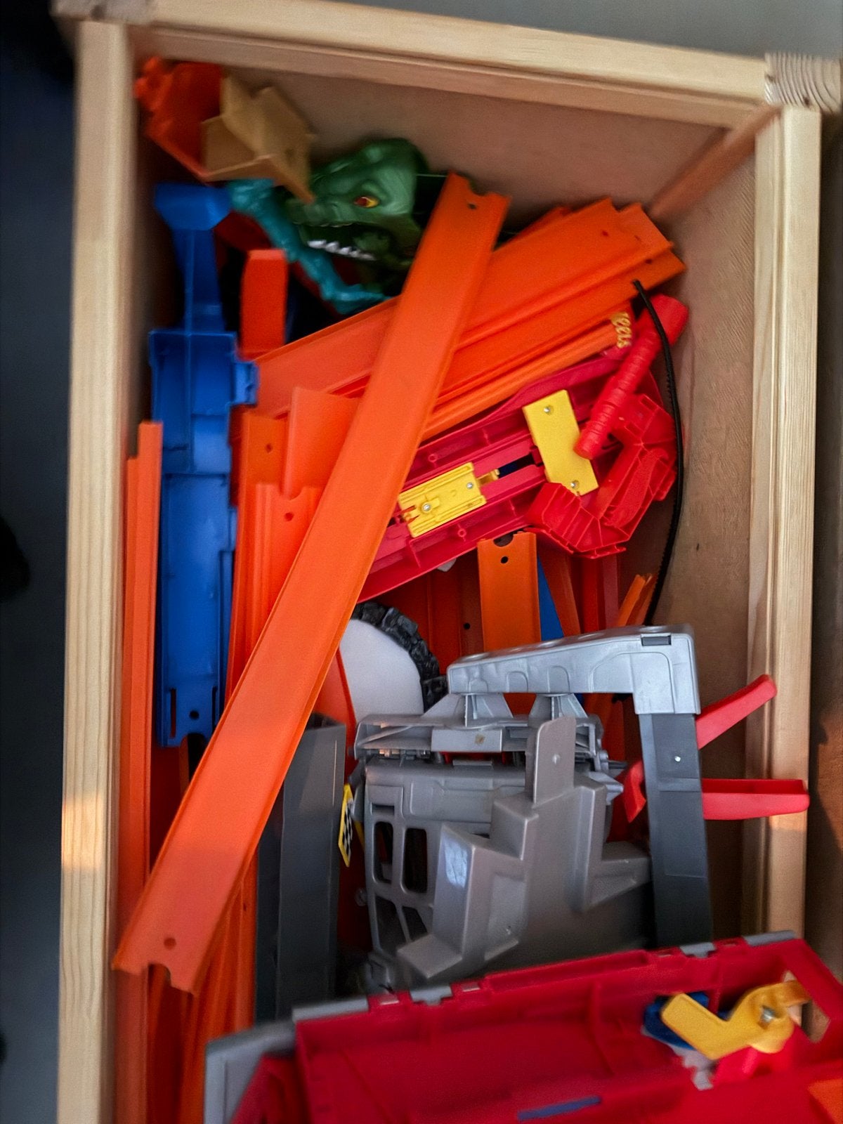 Kist vol HotWheels: diverse Loopings, schietbanen & auto's!, Ophalen, Gebruikt