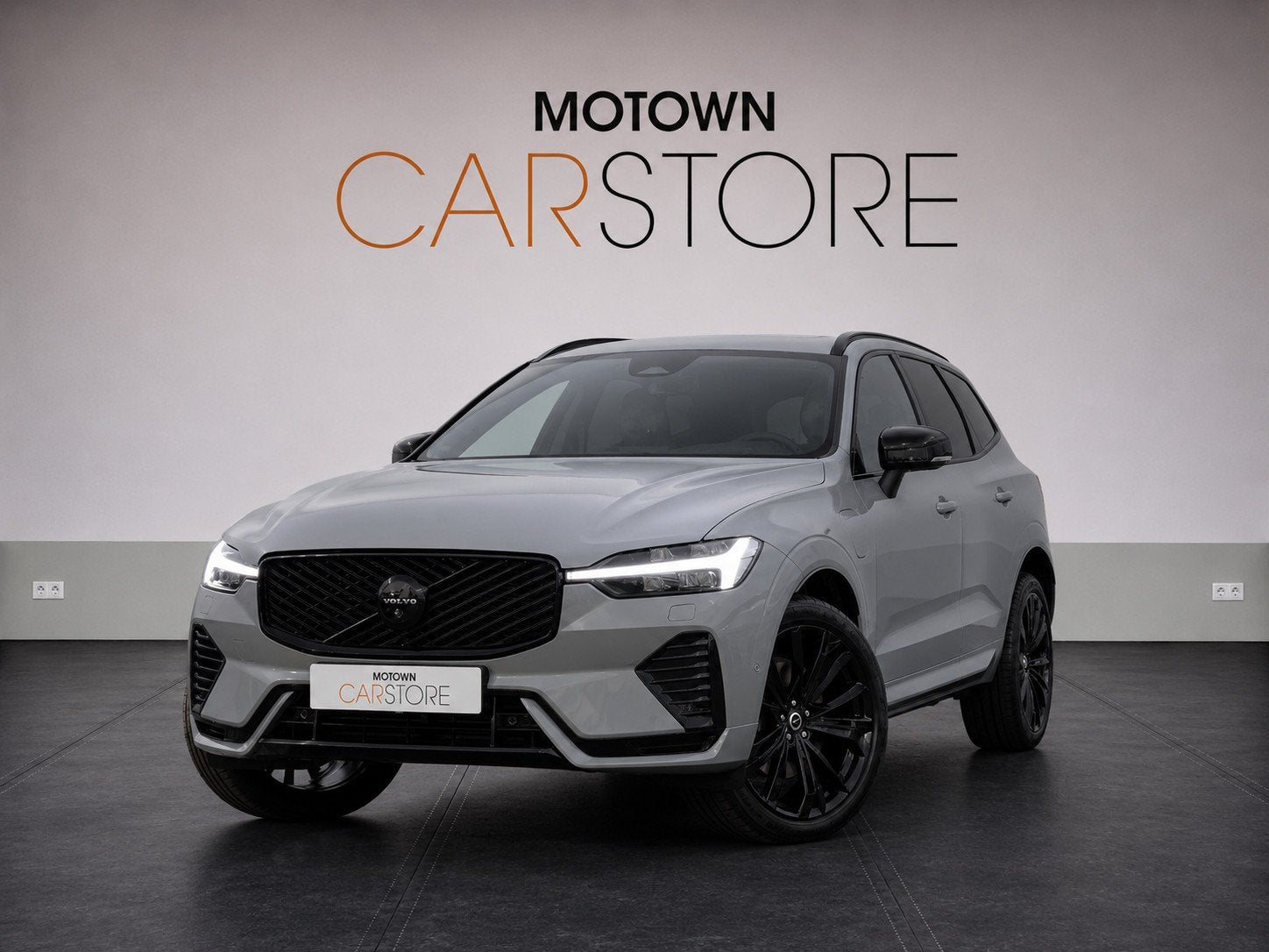 Volvo XC60 T8 Plug-in AWD Black Edition Facelift Pano 455Pk, Auto's, Automaat, Dealer onderhouden, Gebruikt, Zwart