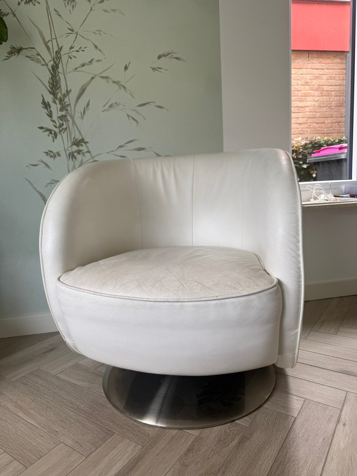 Witte (imitatie)leren draaistoel van Kuka, Ophalen, Gebruikt, 50 tot 75 cm, Leer