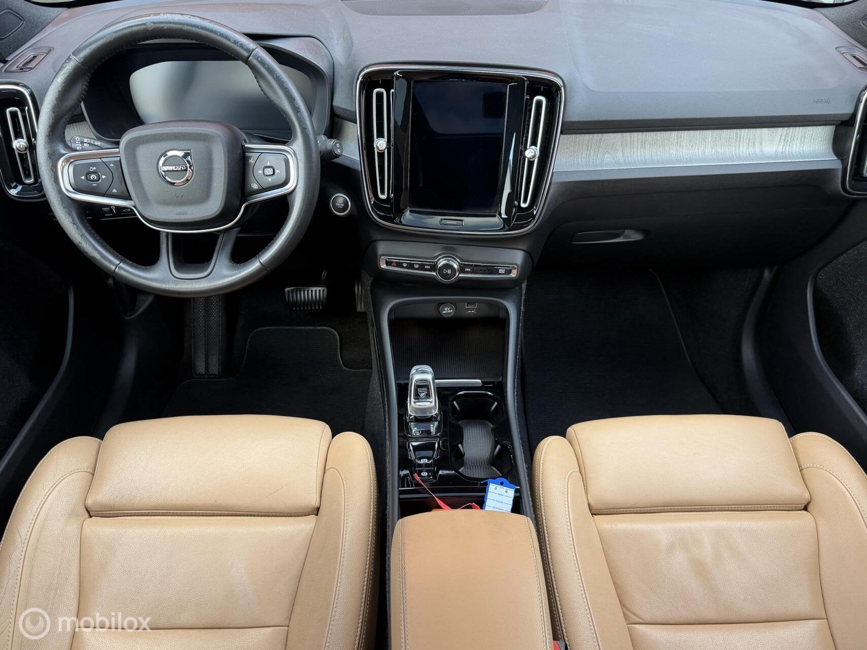 Foto 3 van Volvo XC40 1.5 T5 Recharge Inscription LEER / PANO