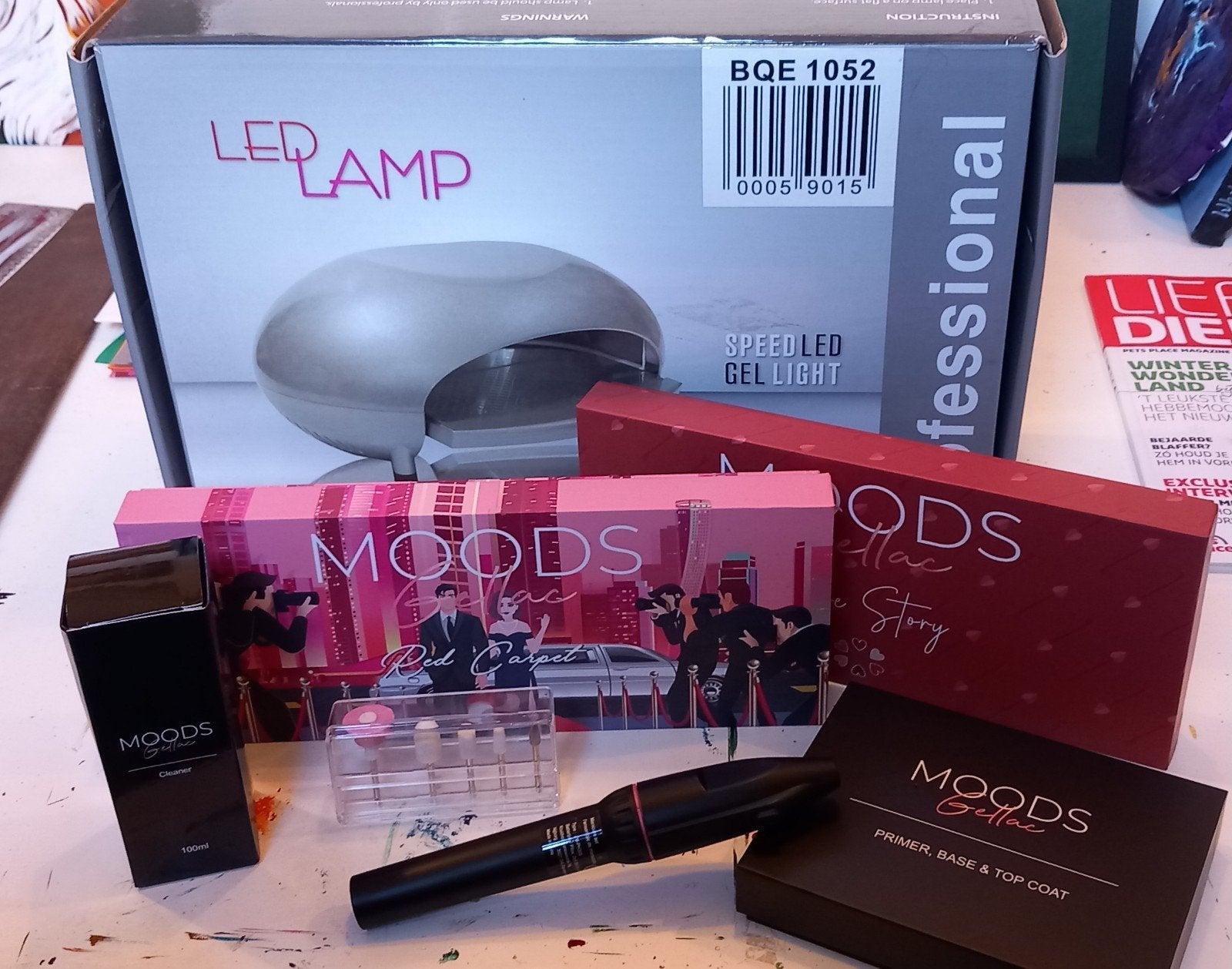 Moods Gellac Professionele Nagelset met LED Lamp, Ophalen of Verzenden, Zo goed als nieuw, Verzorging