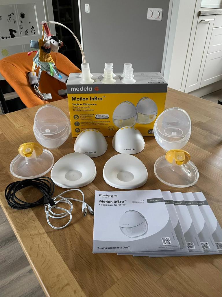 Borstkolf Medela Motion Inbra, Ophalen of Verzenden, Zo goed als nieuw, Borstkolf