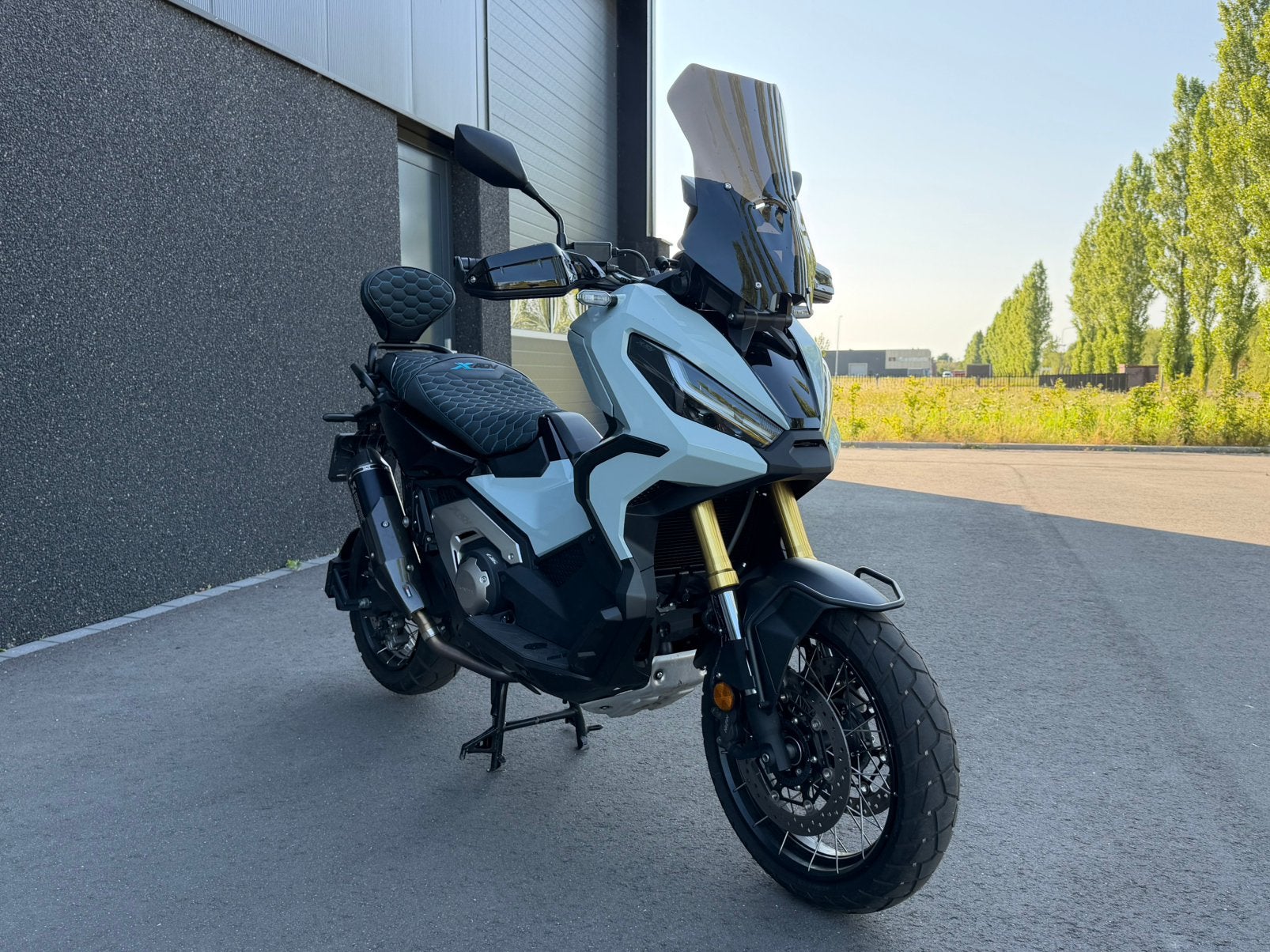 Honda X-ADV 750 | 2024 | 3.700 km | 35 kW (A2) | Akrapovič, Motoren, Scooter, Bedrijf, Minimaal motorrijbewijs A2, Automaat