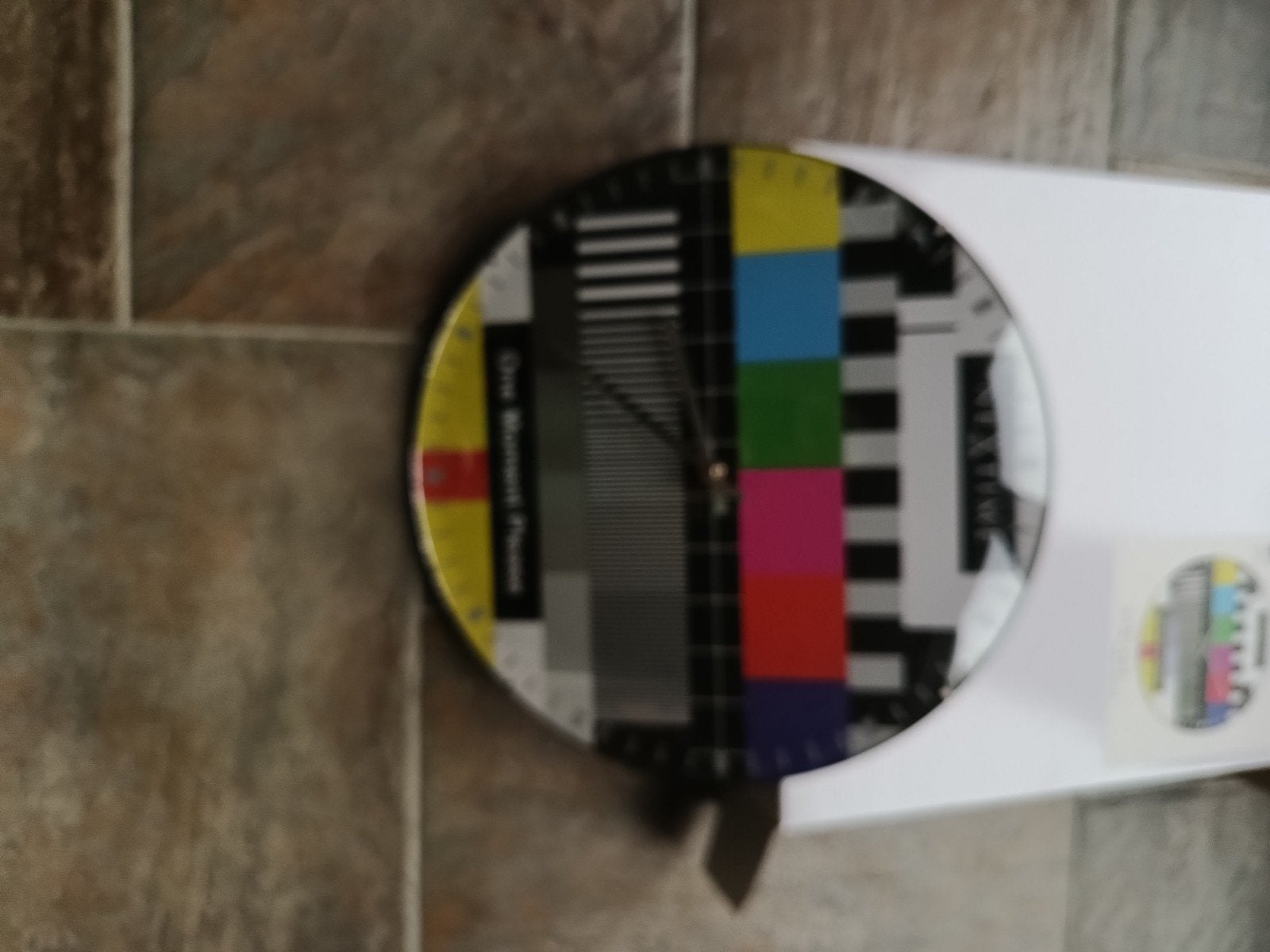 klok testbeeld op batterijen, Ophalen of Verzenden, Nieuw, Wandklok