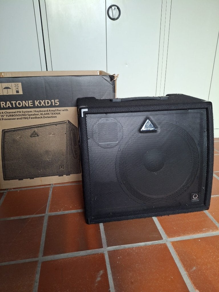 Foto 2 van Behringer KXD15 Ultratone