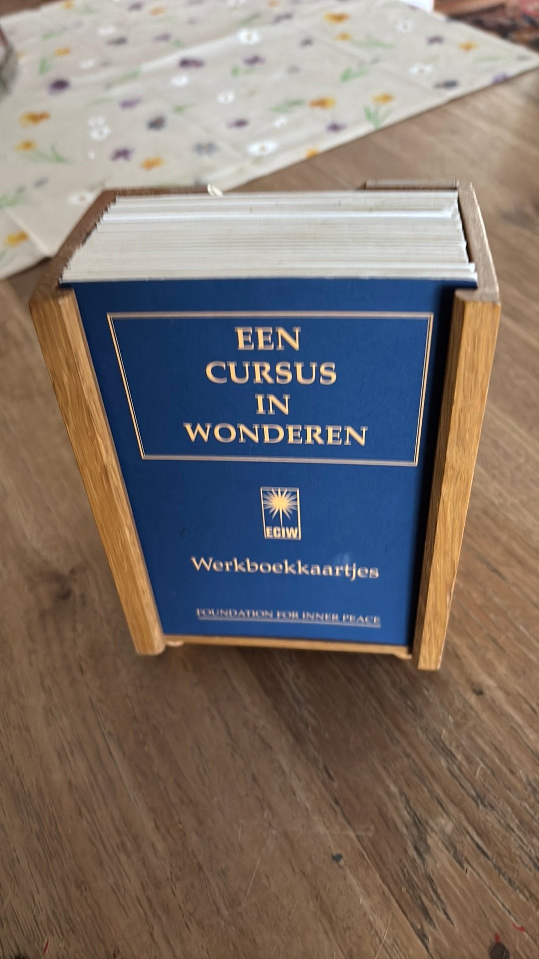 Een cursus in wonderen werkboek kaartjes, Gelezen, Spiritualiteit algemeen, Ophalen of Verzenden, Instructieboek