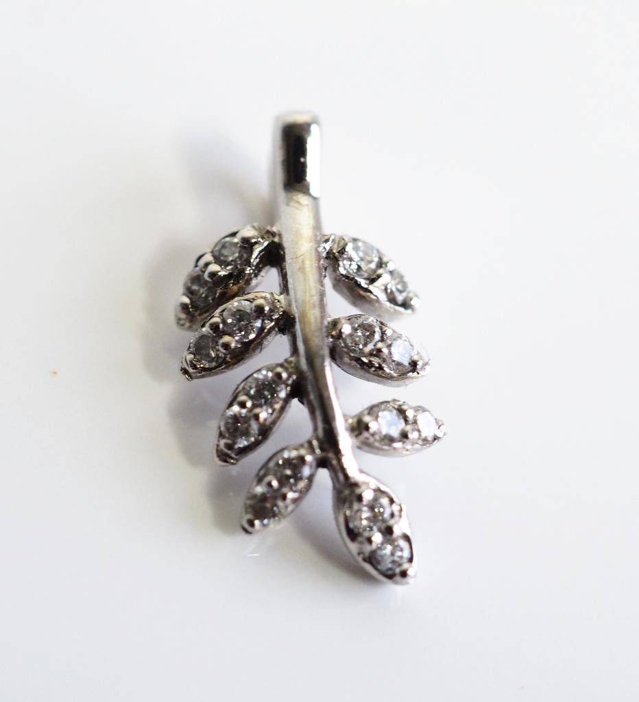 18 krt witgouden hanger met diamant, ., Ophalen of Verzenden, Zo goed als nieuw, .
