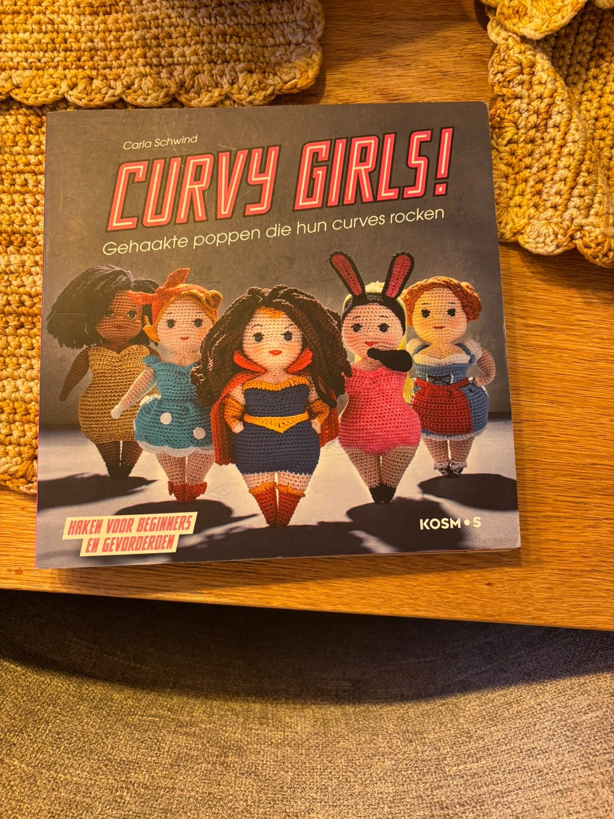 Curvy girls - gehaakte poppen, Hobby en Vrije tijd, Verzenden, Zo goed als nieuw, Haken, Patroon of Boek
