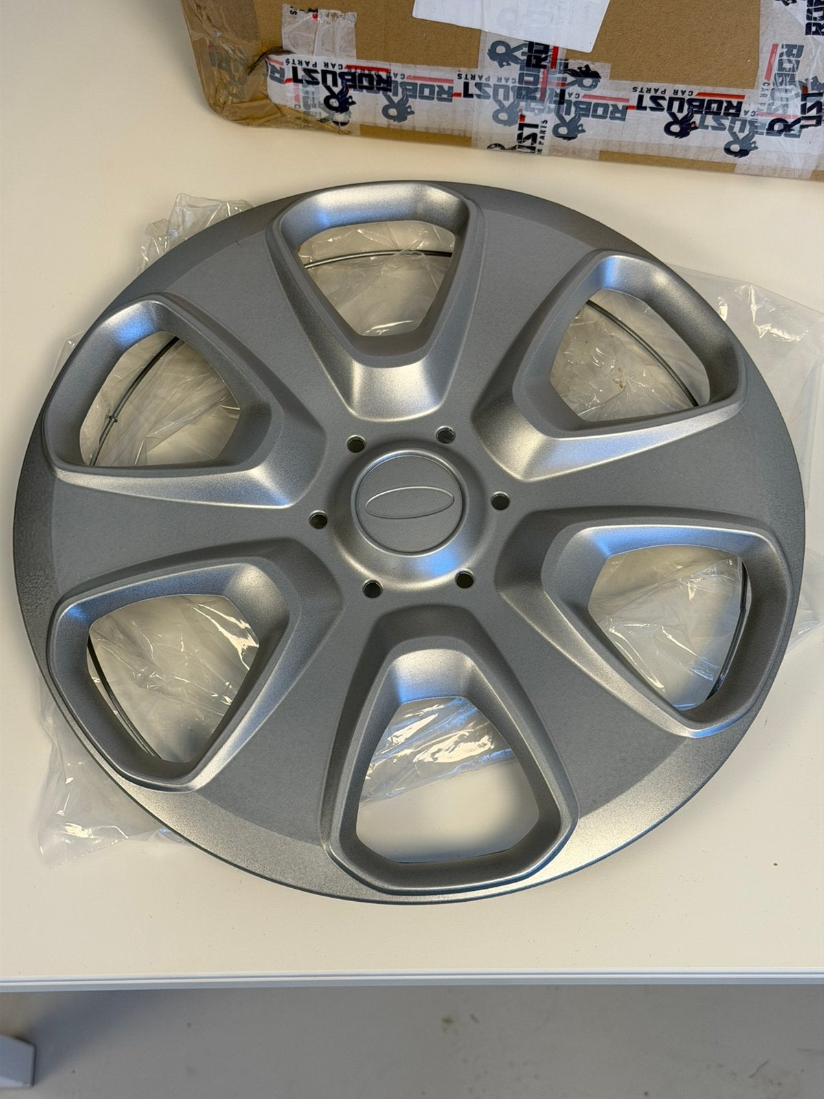 Ford Fiesta 15 Inch Wieldoppen Set 4 stuks NIEUW 15” zilver, Nieuw, Ophalen of Verzenden, H, H