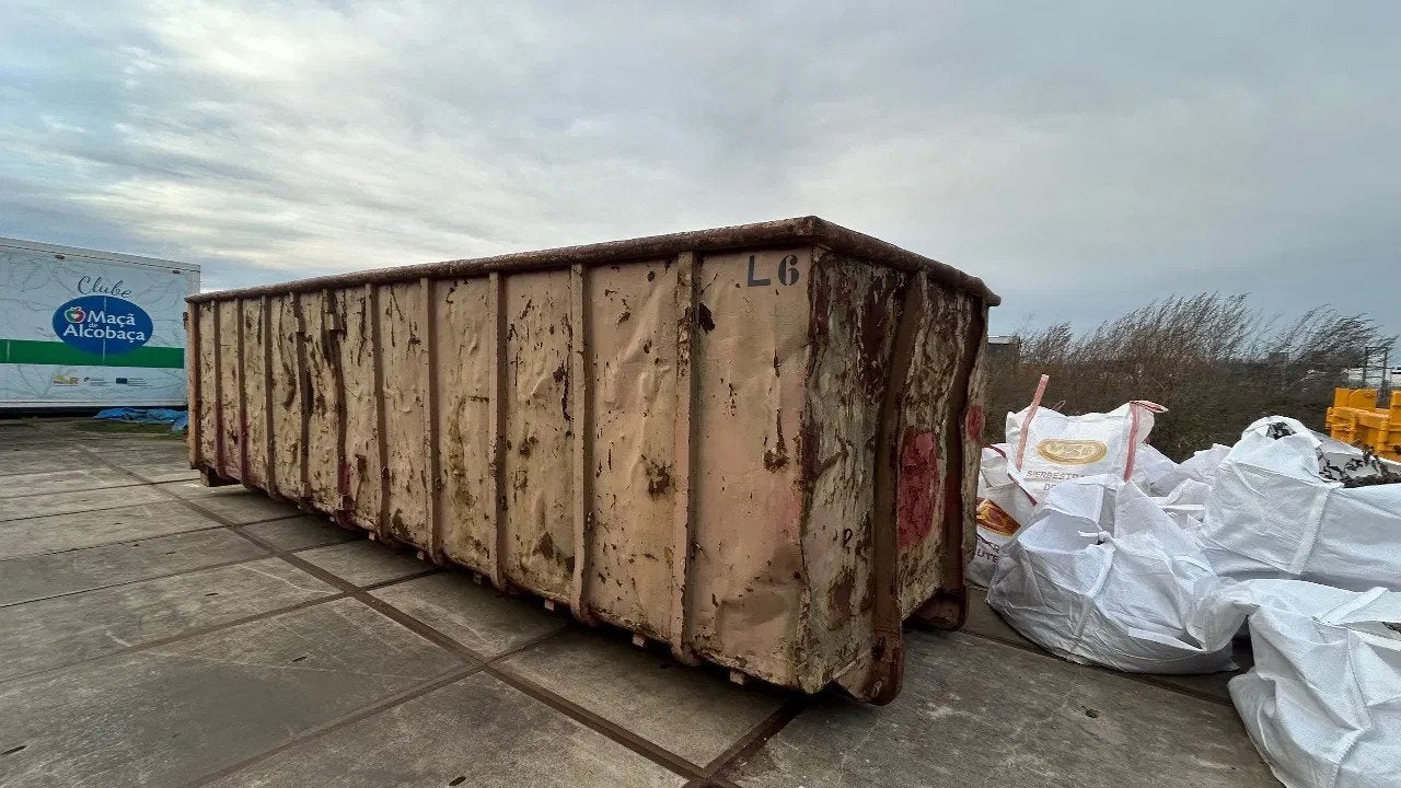 Schenk 28 m3 container bak 2x, Zakelijke goederen