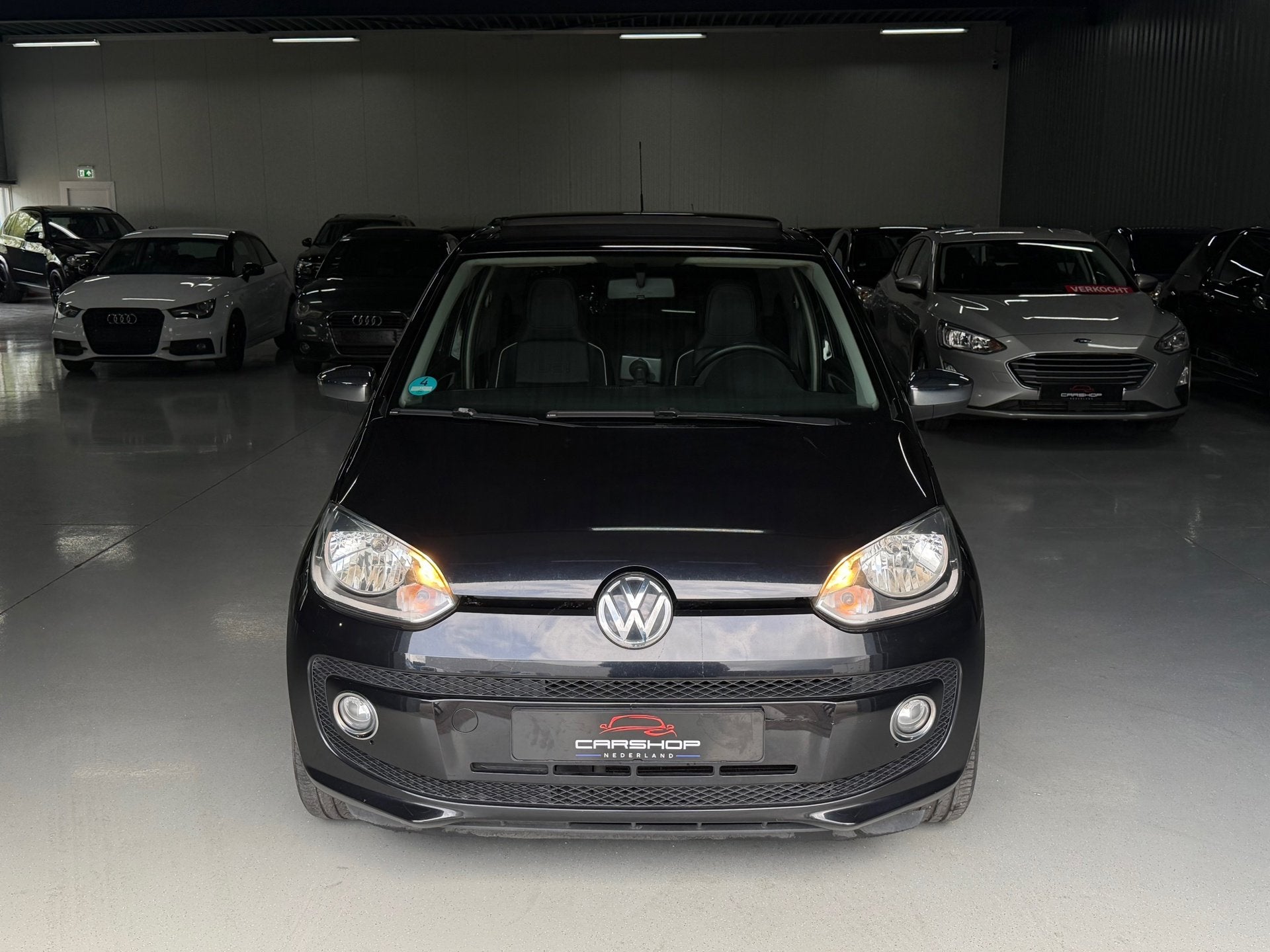 Volkswagen Up! 1.0 MPI BlACK UP! PANO/LEER/STOELVRM/AIRCO, Voorwielaandrijving, Gebruikt, 60 pk, Zwart
