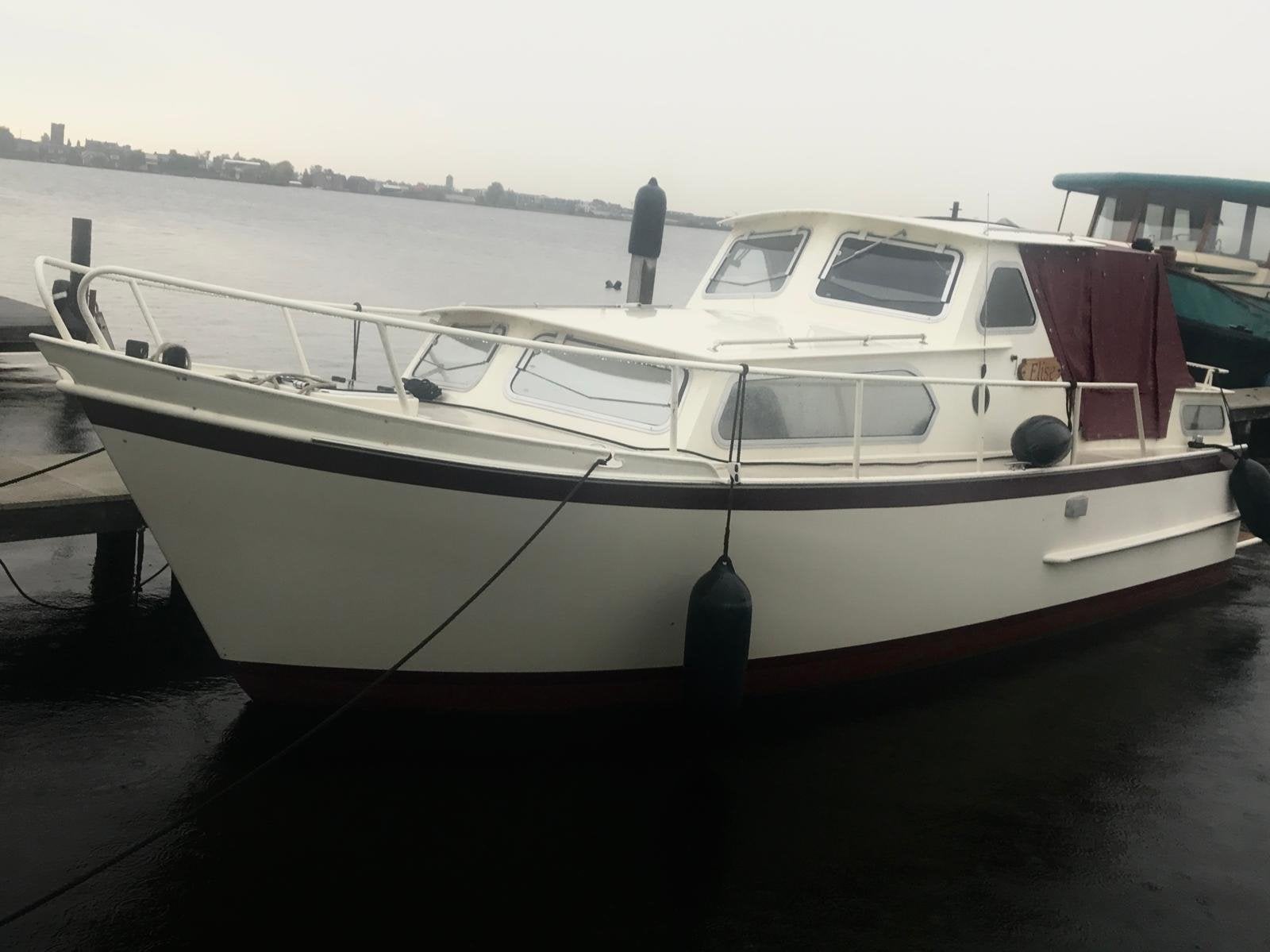 Opknapper: Curtevenne 830 AK voor  liefhebber, Watersport en Boten, Ophalen, Gebruikt, Binnenboordmotor, Keuken