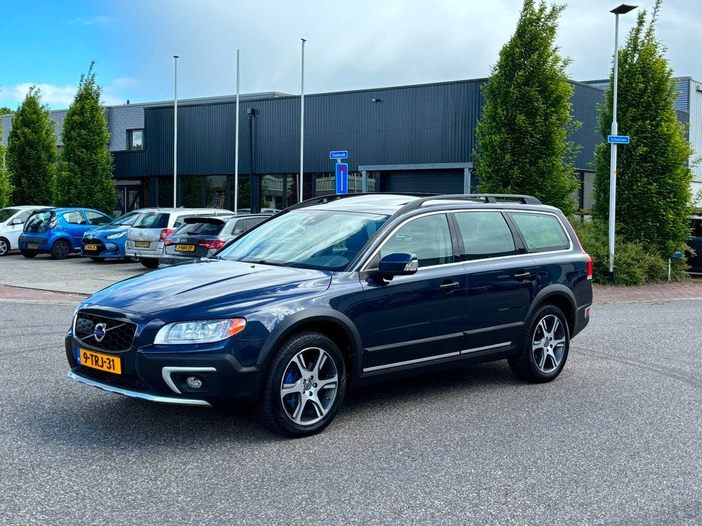 Volvo XC70 2.0 D4 FWD Nordic+ Schuifdak Leder Navi Trekhaak, Euro 6, XC70, Diesel, Te koop