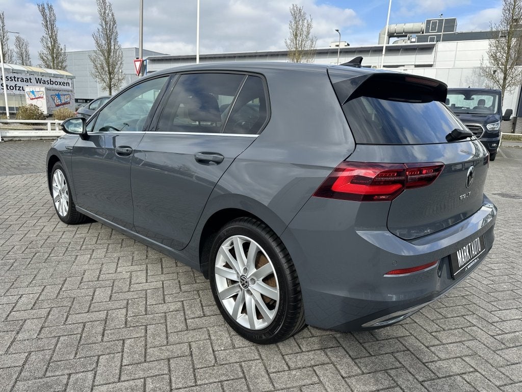 Volkswagen Golf VIII Lim. 1.5 Tsi Act Highline Massage Matri, Spraakbediening, Euro 6, 4 cilinders, 150 pk