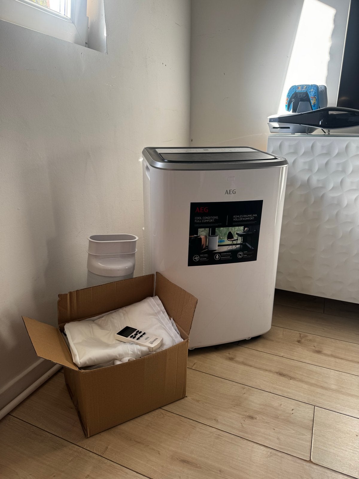AEG Mobiele Airco AXP26U338CW - Koelen en Ontvochtigen, Ophalen, Minder dan 60 m³, 3 snelheden of meer, Zo goed als nieuw