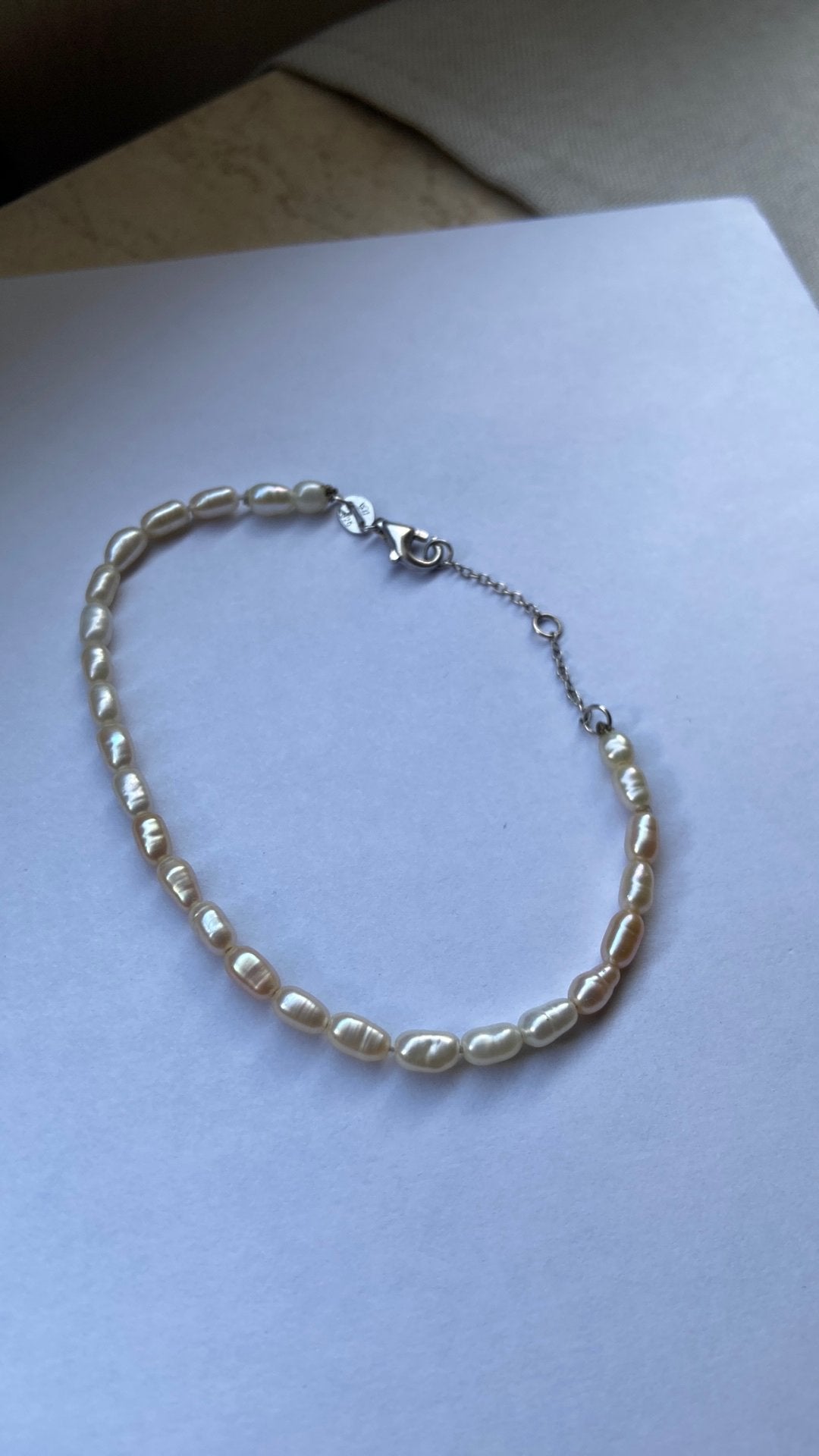 Parelarmband van echte zoetwater parels en zilveren slot., Sieraden, Tassen en Uiterlijk, Antieke sieraden, Ophalen of Verzenden