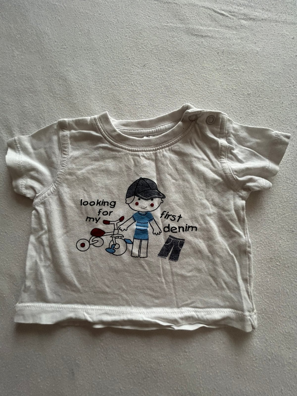 Leuk wit T-shirtje met print voor jongetje, maat 62, Ophalen of Verzenden, Zo goed als nieuw, Jongetje, Shirtje of Longsleeve